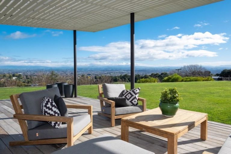 Photo of property in 207 Durham Drive, Havelock North, 4130