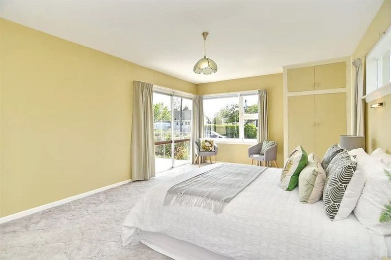 Photo of property in 17 Bateman Avenue, Bryndwr, Christchurch, 8053