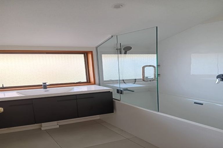 Photo of property in 6 Brigid Place, Mount Pleasant, Christchurch, 8081