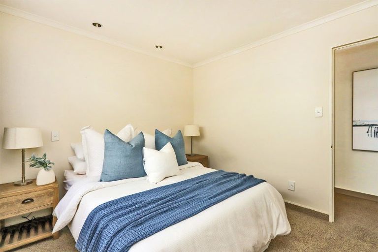 Photo of property in 28 Kensington Drive, Taradale, Napier, 4112