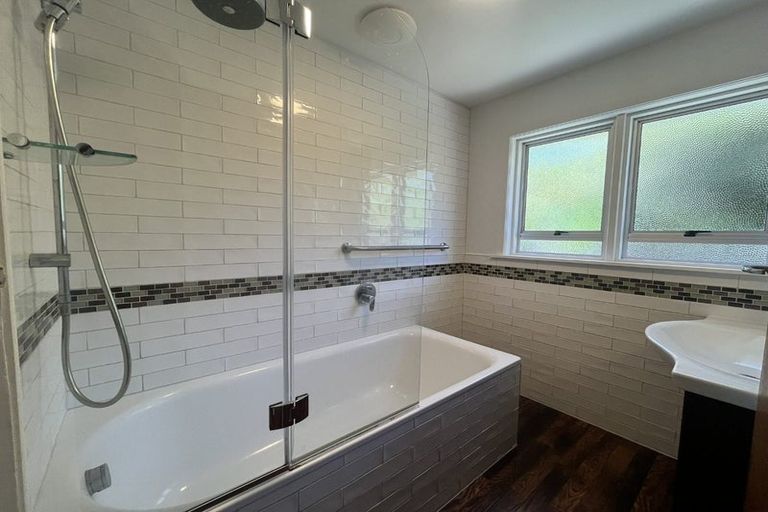 Photo of property in 21 Kereru Street, Waikanae, 5036