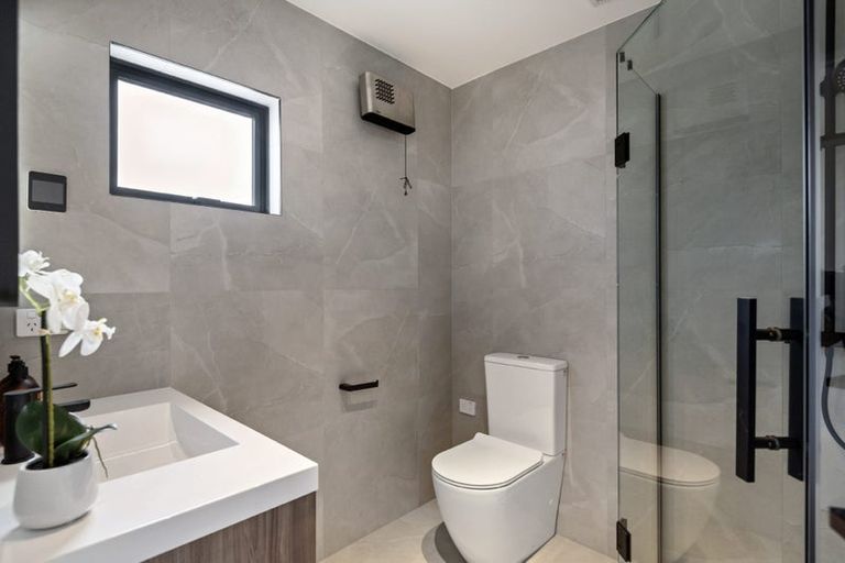 Photo of property in 11d Dianthus Place, Browns Bay, Auckland, 0630