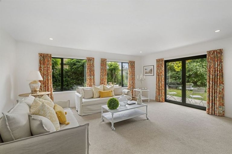 Photo of property in 6 Royal Elm Lane, Bryndwr, Christchurch, 8053