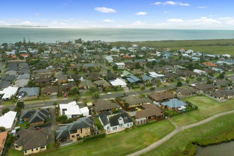 Photo of property in 14 Gibson Place, Papamoa Beach, Papamoa, 3118