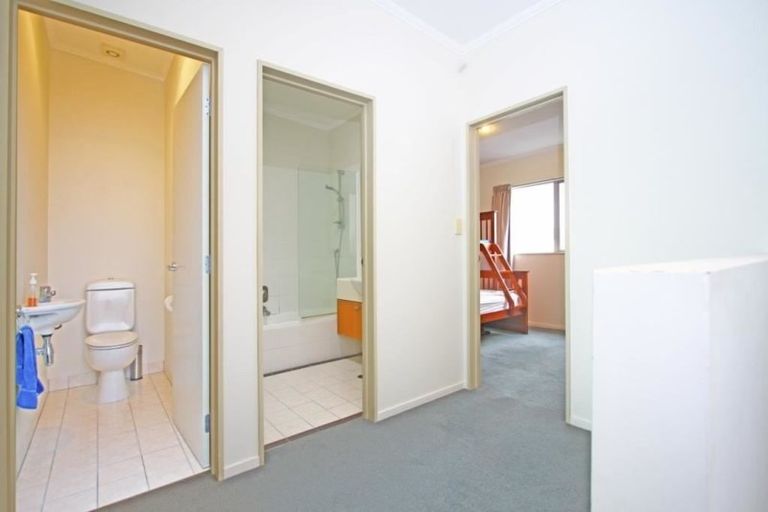 Photo of property in 5a/8 Quay Street, Auckland Central, Auckland, 1010