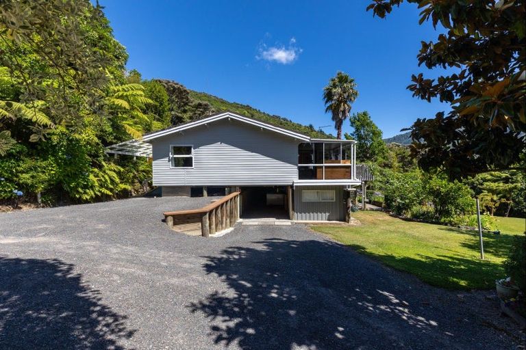 Photo of property in 236 Moetapu Bay Road, Moetapu Bay, Picton, 7282