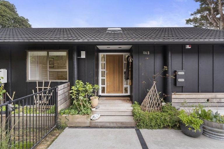 Photo of property in 2/106 Island Bay Road, Beach Haven, Auckland, 0626