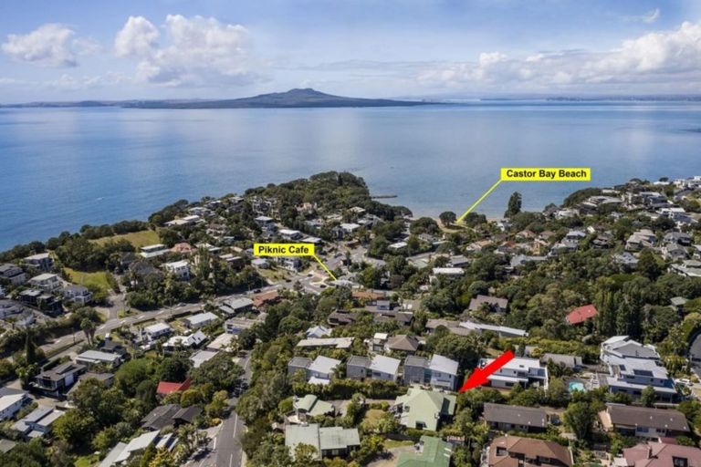 Photo of property in 2/85 Castor Bay Road, Castor Bay, Auckland, 0620