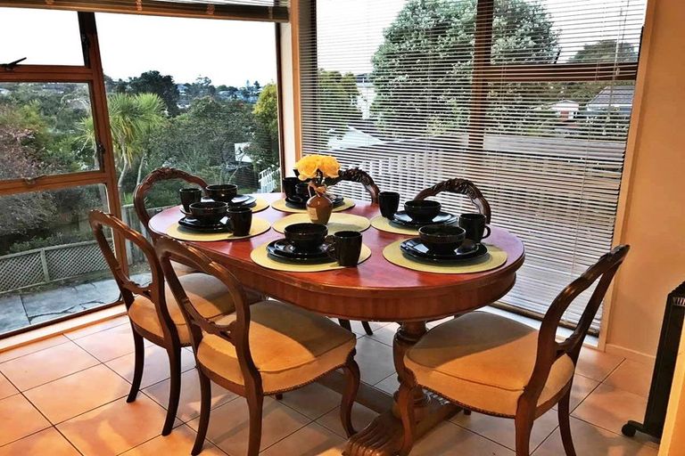 Photo of property in 14 Nereus Place, Mairangi Bay, Auckland, 0630