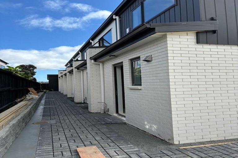 Photo of property in 9/88 Gloria Avenue, Te Atatu Peninsula, Auckland, 0610