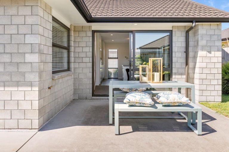 Photo of property in 11 Kahuparere Crescent, Pyes Pa, Tauranga, 3112