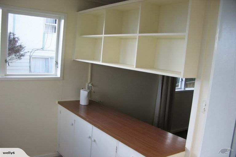 Photo of property in 8 Aspen Grove, Maungaraki, Lower Hutt, 5010