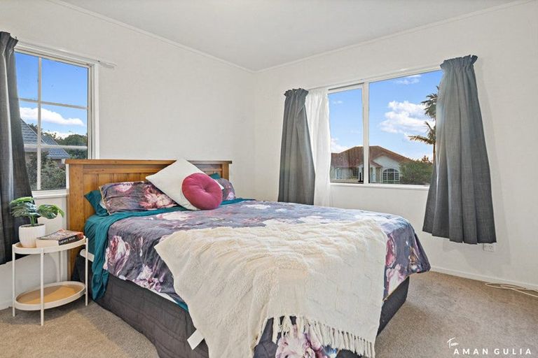Photo of property in 6 Lorikeet Place, Unsworth Heights, Auckland, 0632