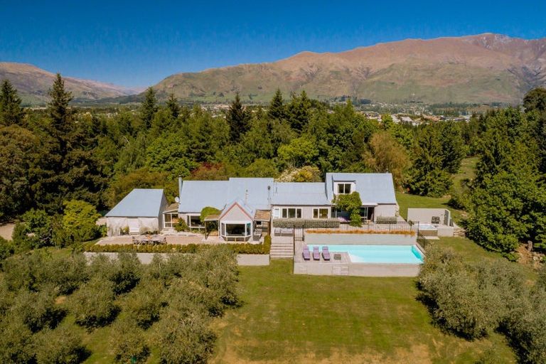 Photo of property in 504 Aubrey Road, Wanaka, 9305