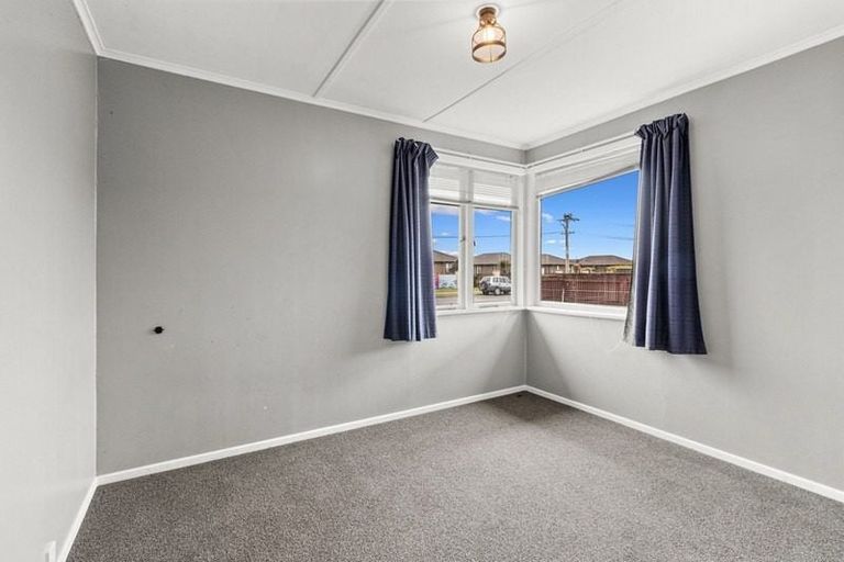 Photo of property in 73 Pohutukawa Place, Bell Block, New Plymouth, 4312