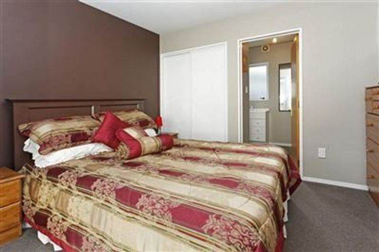 Photo of property in 84 Woodbury Street, Russley, Christchurch, 8042