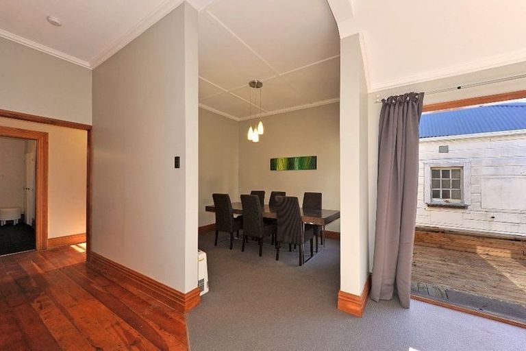 Photo of property in 39 Edinburgh Terrace, Berhampore, Wellington, 6023