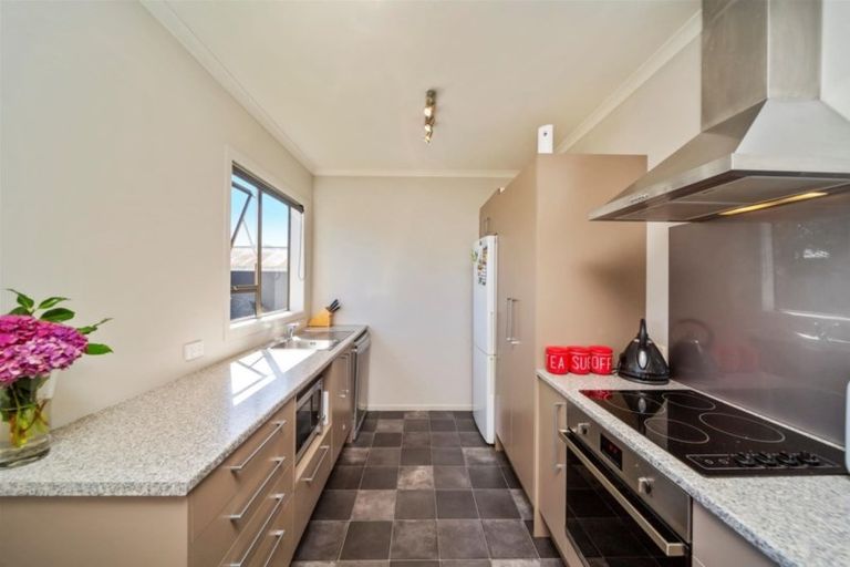 Photo of property in 37 Burns Street, Hawera, 4610