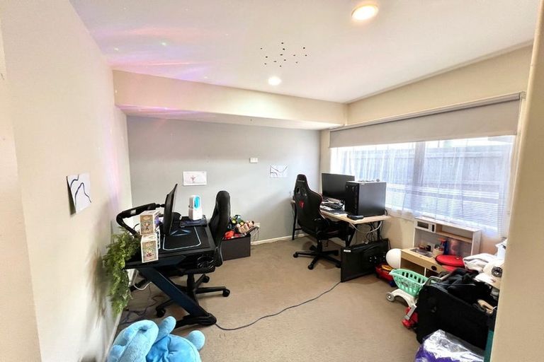 Photo of property in 60b Lothian Brae, Wattle Downs, Auckland, 2103