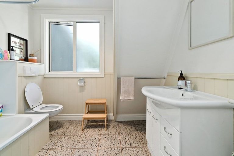 Photo of property in 6 Thomson Street, Arrowtown, 9302