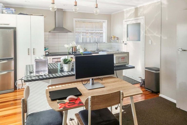 Photo of property in 51 Kashmir Avenue, Clouston Park, Upper Hutt, 5018