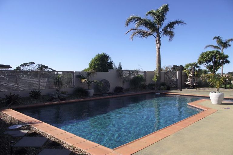 Photo of property in 30 Reo Crescent, Waihi Beach, 3611