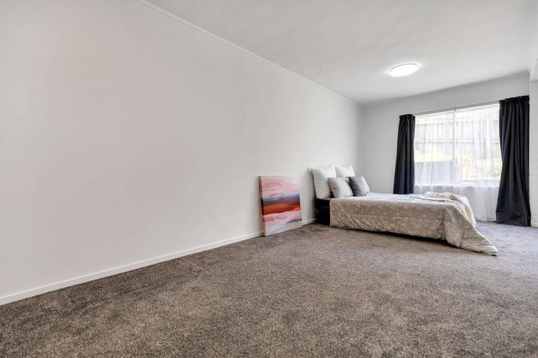 Photo of property in 2/42 Sheridan Drive, New Lynn, Auckland, 0600