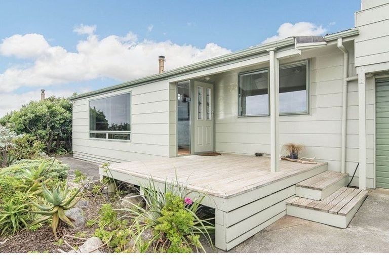 Photo of property in 110 Marine Parade, Otaki Beach, Otaki, 5512