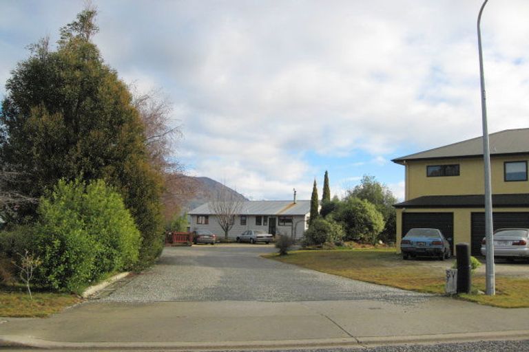 Photo of property in 17 Aeolus Place, Wanaka, 9305