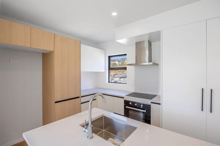 Photo of property in 21 Clay Works Lane, New Lynn, 0600