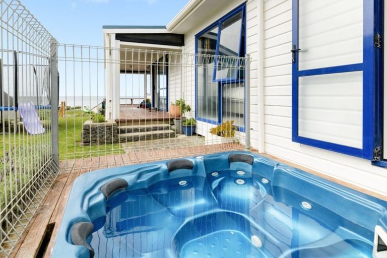 Photo of property in 393 Pukehina Parade, Pukehina, Te Puke, 3189