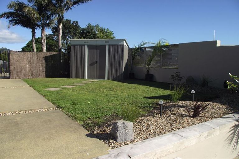 Photo of property in 30 Reo Crescent, Waihi Beach, 3611