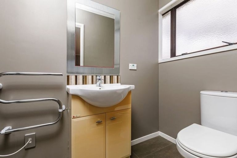 Photo of property in 1/36 Quebec Road, Milford, Auckland, 0620