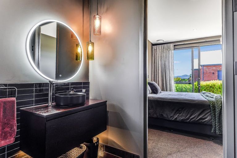 Photo of property in 2 Garland Lane, Leamington, Cambridge, 3432