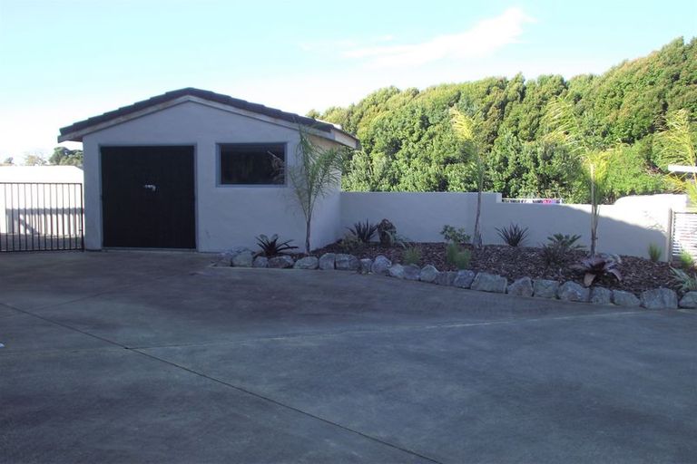 Photo of property in 30 Reo Crescent, Waihi Beach, 3611