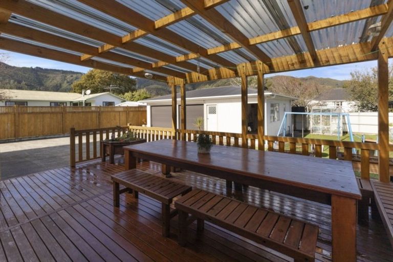 Photo of property in 104 Kowhai Street, Naenae, Lower Hutt, 5011