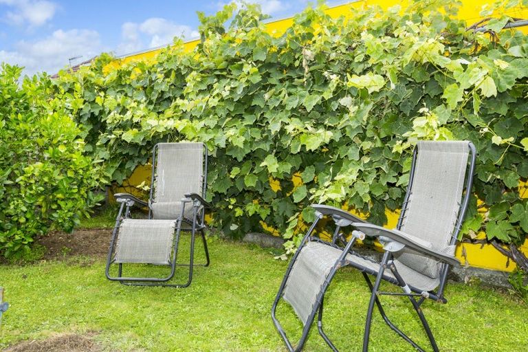 Photo of property in 37 Kashmir Avenue, Clouston Park, Upper Hutt, 5018