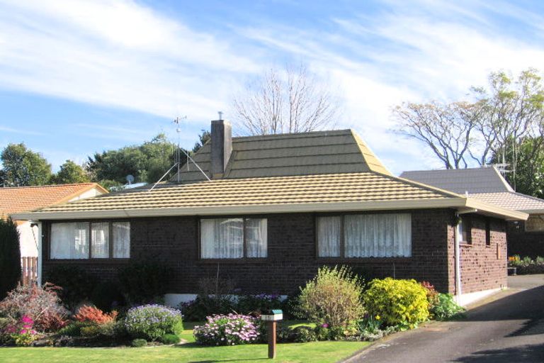 Photo of property in 15 Clivedene Street, Matua, Tauranga, 3110