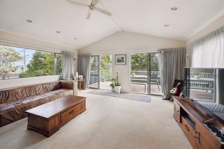 Photo of property in 3 Grendon Road, Titirangi, Auckland, 0604