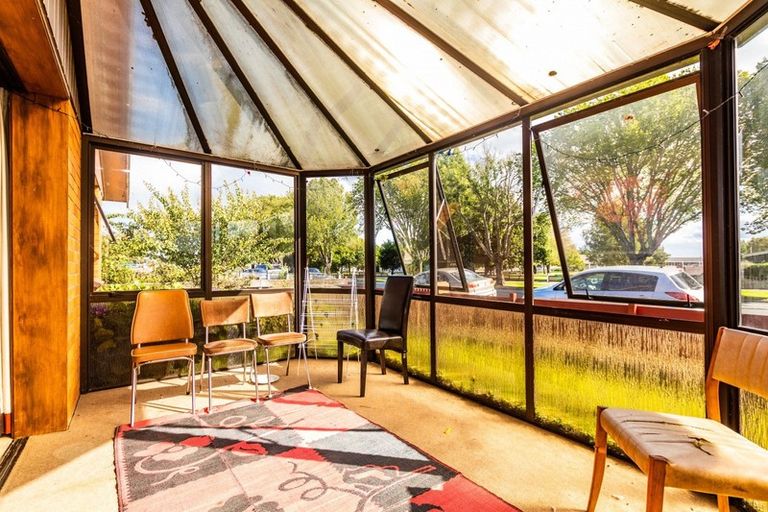 Photo of property in 105 Great North Road, Winton, 9720