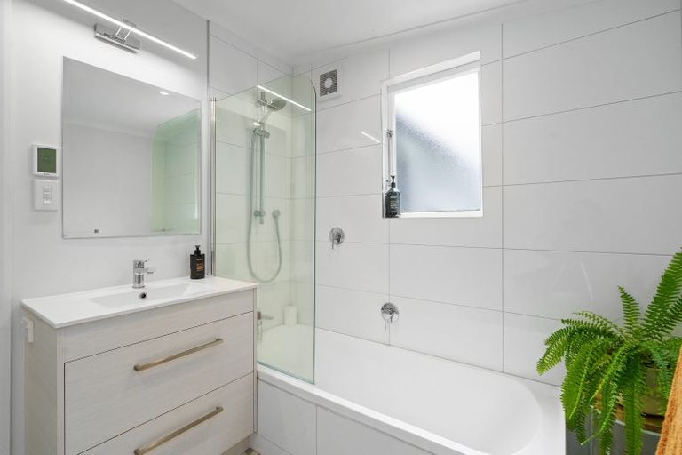 Photo of property in 92 Williams Street, Cambridge, 3434