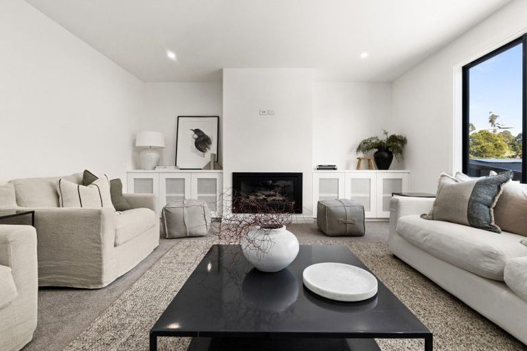 Photo of property in 17 Taruna Place, Havelock North, 4130