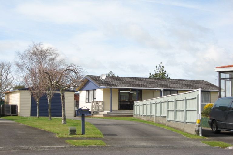 Photo of property in 6 Kohe Place, Inglewood, 4330