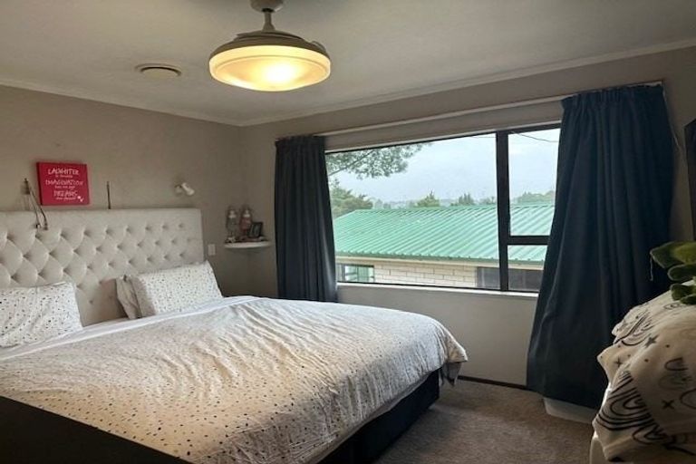 Photo of property in 52 Cumberland Crescent, Welcome Bay, Tauranga, 3112