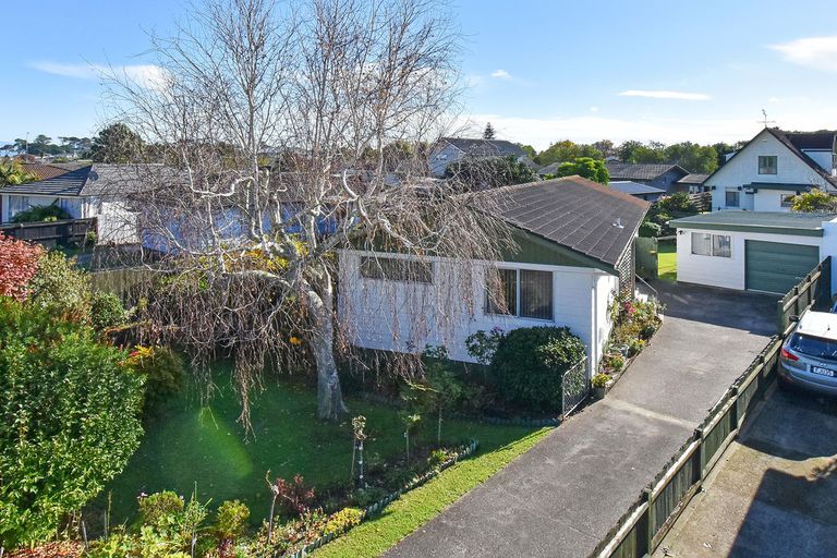 Photo of property in 14 Adel Place, Weymouth, Auckland, 2103