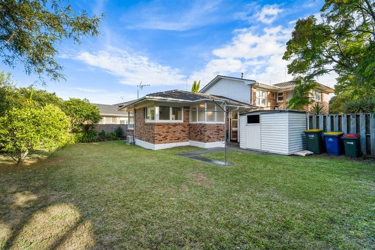 Photo of property in 2/53 Richards Avenue, Forrest Hill, Auckland, 0620
