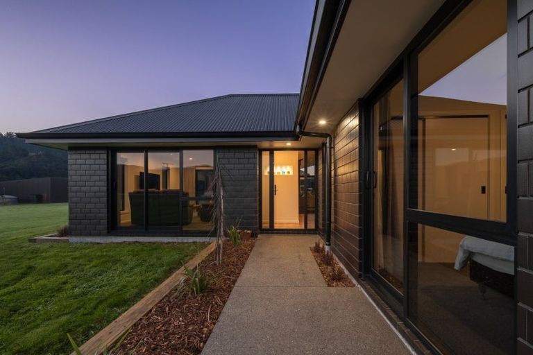 Photo of property in Koromiko Airpark, 4 Sirocco Place, Koromiko, Blenheim, 7273