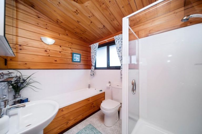 Photo of property in 37 Flint Road West, Stratford, 4332