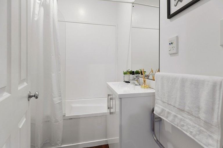 Photo of property in 7/25 Mana Street, Vogeltown, Wellington, 6021