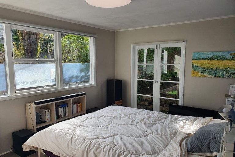 Photo of property in 50 Heathcote Road, Castor Bay, Auckland, 0620